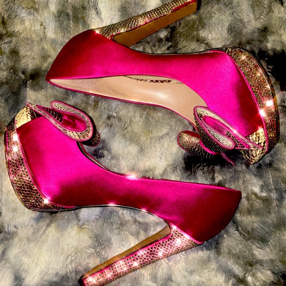 MAGENTA SATIN PUMPS WITH CRYSTAL BOWS